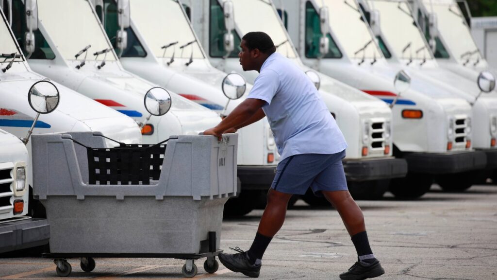 USPS compra 9,250 furgonetas eléctricas y 14,000 estaciones de carga