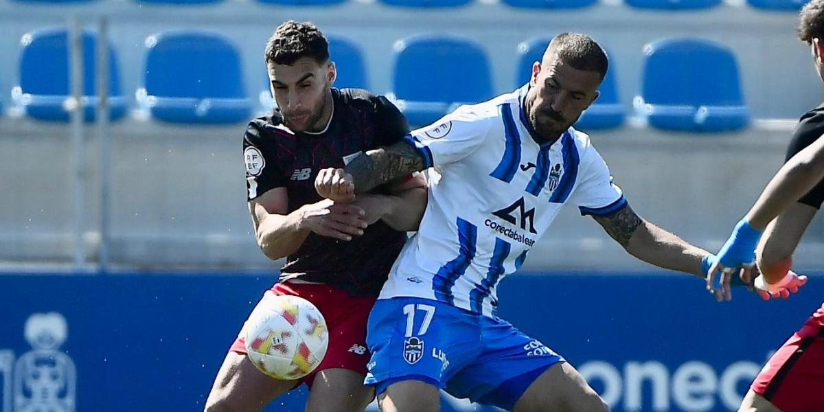 Un sentenciado Bilbao Athletic da vida al Atlético Baleares