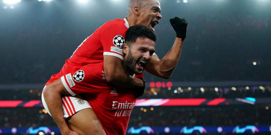 Una espectacular manita sitúa otra vez al Benfica en cuartos