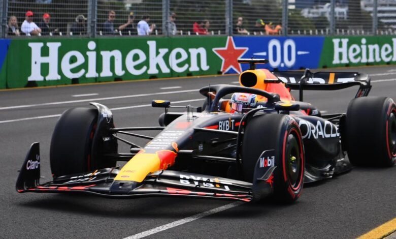Verstappen empieza mandando en Australia y Alonso sigue arriba