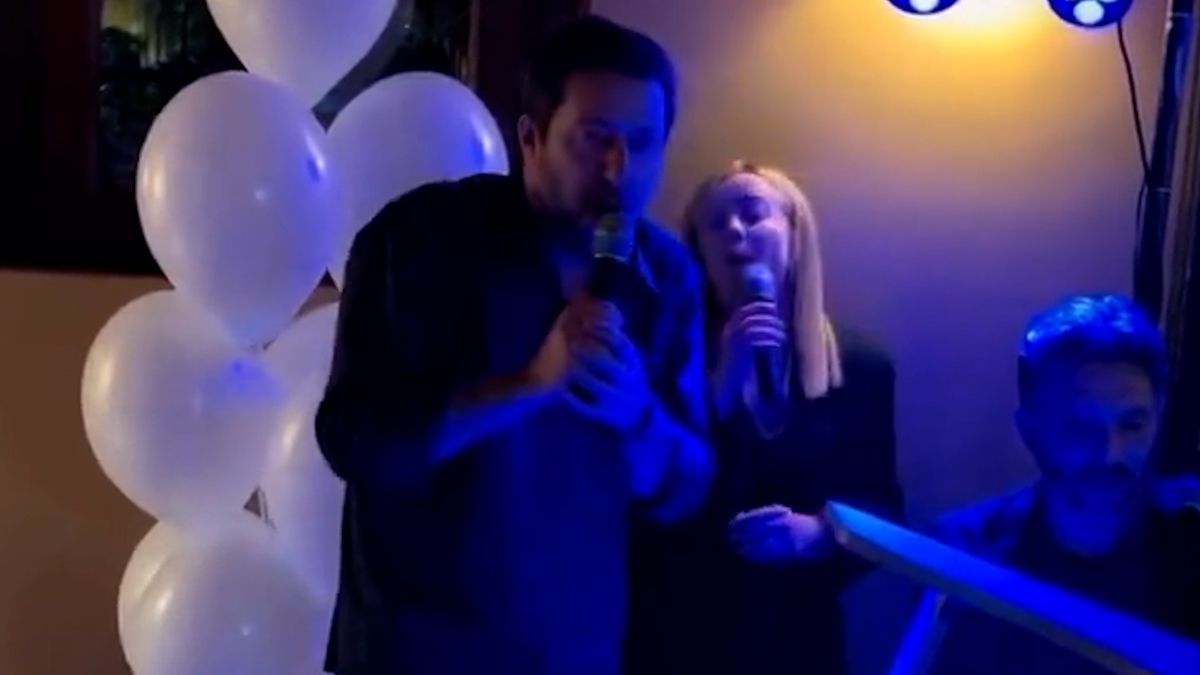 Vídeo | Críticas a Meloni y Salvini por cantar en un karaoke una canción sobre una migrante ahogada