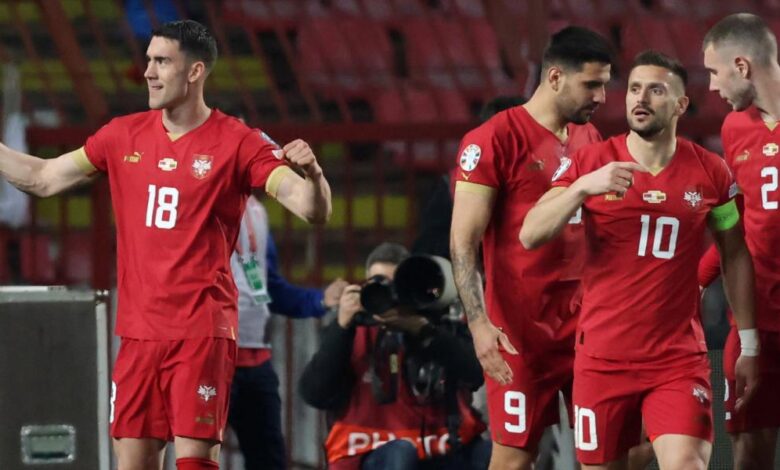Vlahovic y Tdic acaban con Lituania