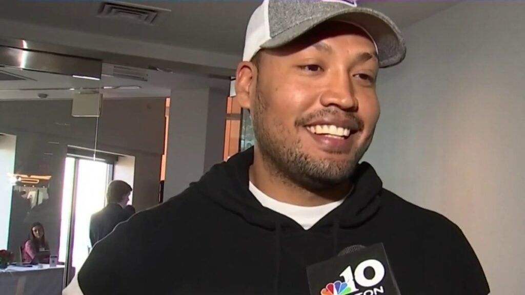 Wilson Ortega se reencuentra con rescatistas que lo salvaron de accidente de construcción en Boston