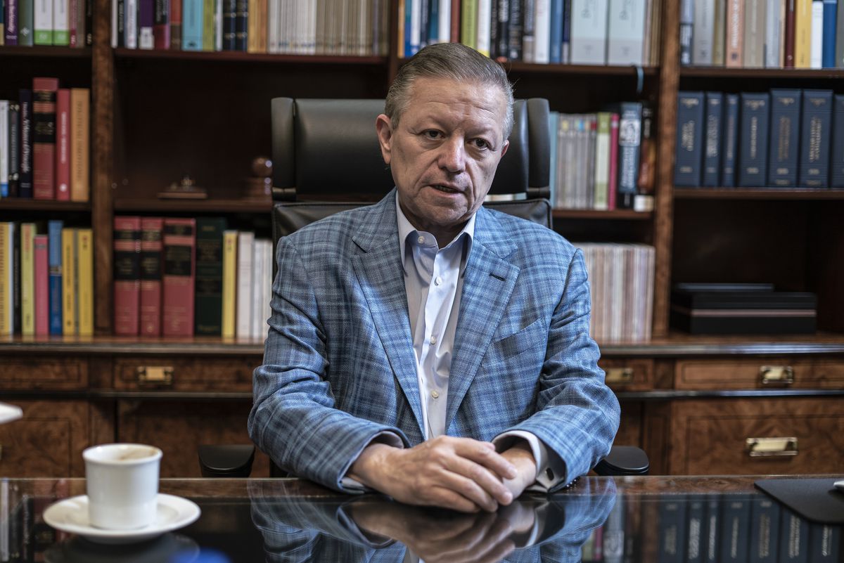 Zaldívar contrató a un ‘tiktoker’ para que llevara las redes sociales de la Suprema Corte