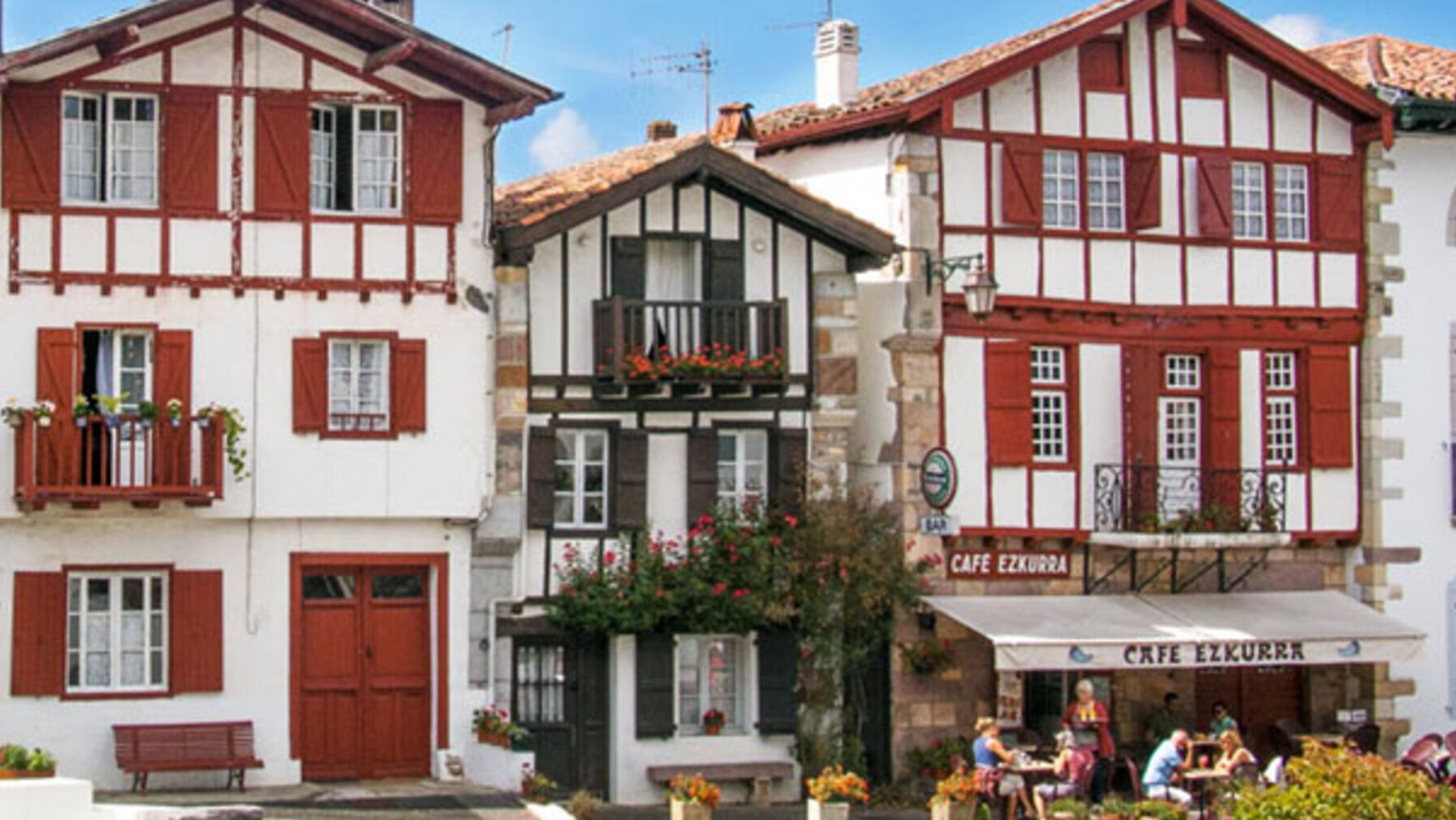 el pueblo de Francia pegado a España que cambiará tu vida al visitarlo