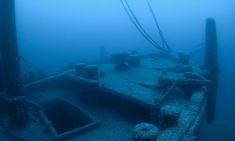 hallan antiguo barco en el fondo del Lago Huron