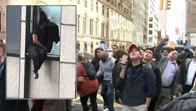 hombre sale por ventana de rascacielos en medio de enfrentamiento con FBI en NYC, según fuentes