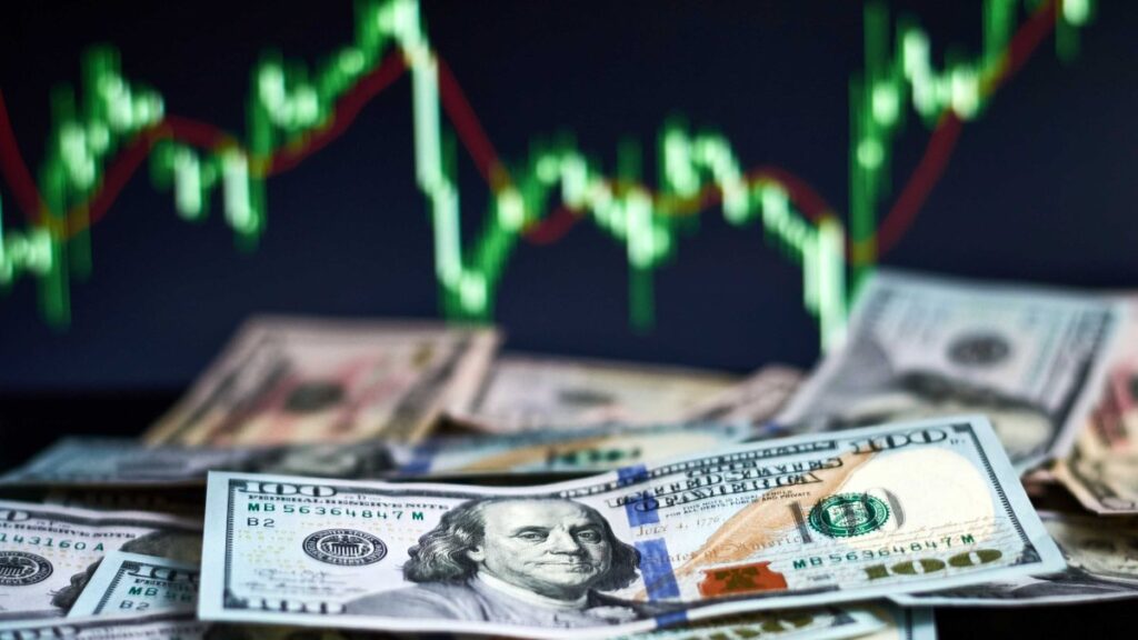 la Fed anticipa nueva alza en intereses para combatir la inflación