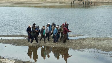 mueren al menos seis soldados ahogados en un río durante una protesta, reportan las autoridades