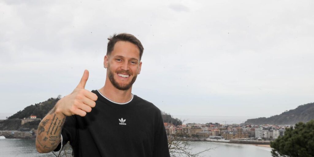 "Creo que Silva se quiere quedar, es un ganador y tiene cuerda para más"