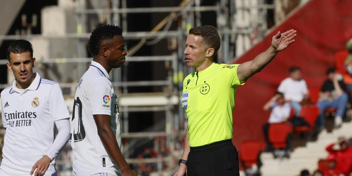 "No es de recibo lo que le pasa a Vinicius"