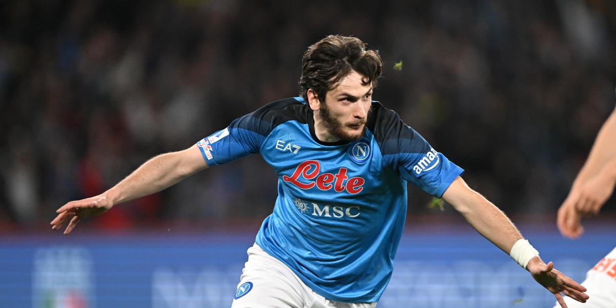 ¡No hay quien lo pare! Kvaratskhelia firma un nuevo golazo con el Nápoles