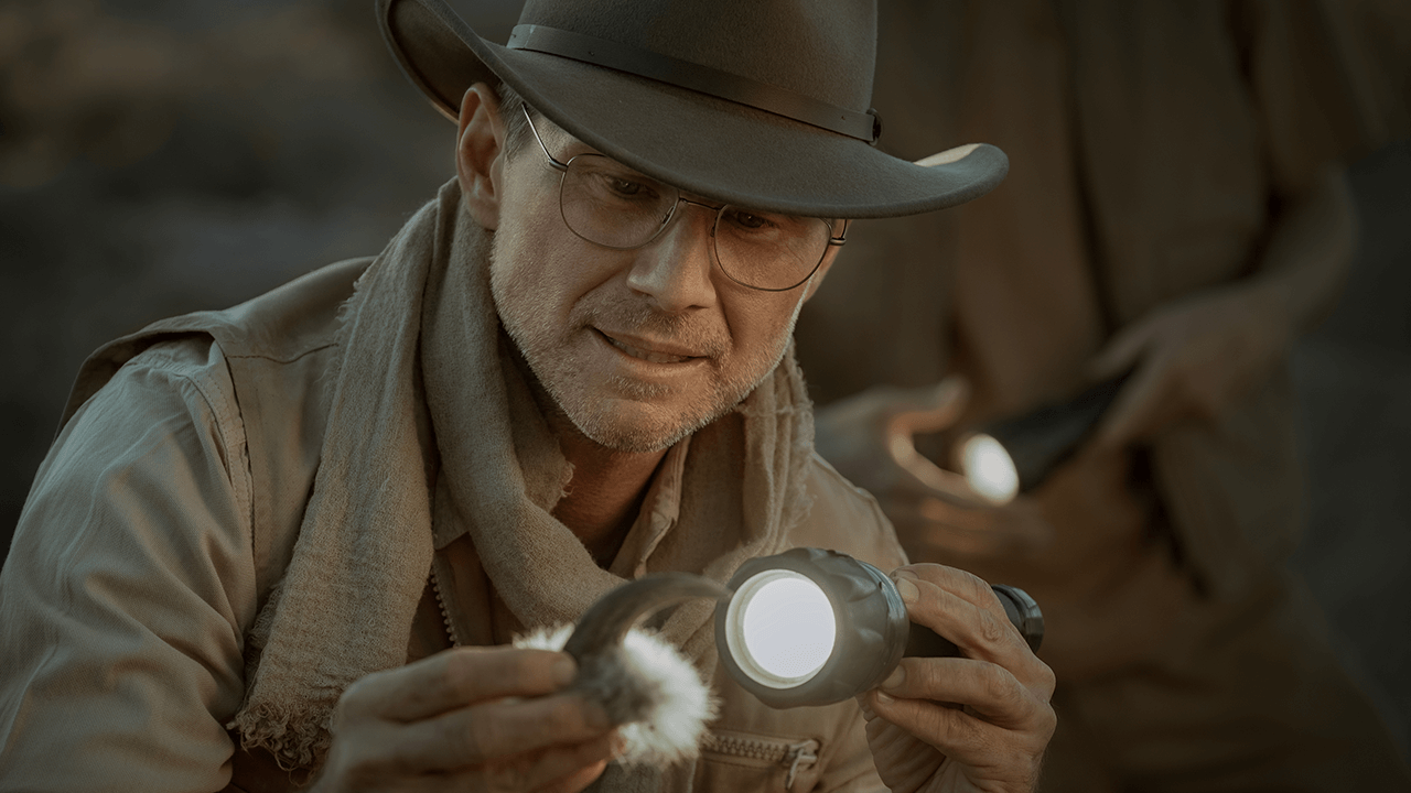 Christian Slater chupa película de aventuras familiares que llegará a netfix en abril de 2023