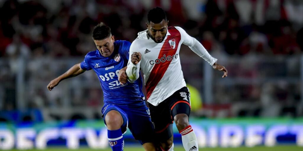 1-0: Poco premio para un River que sigue líder