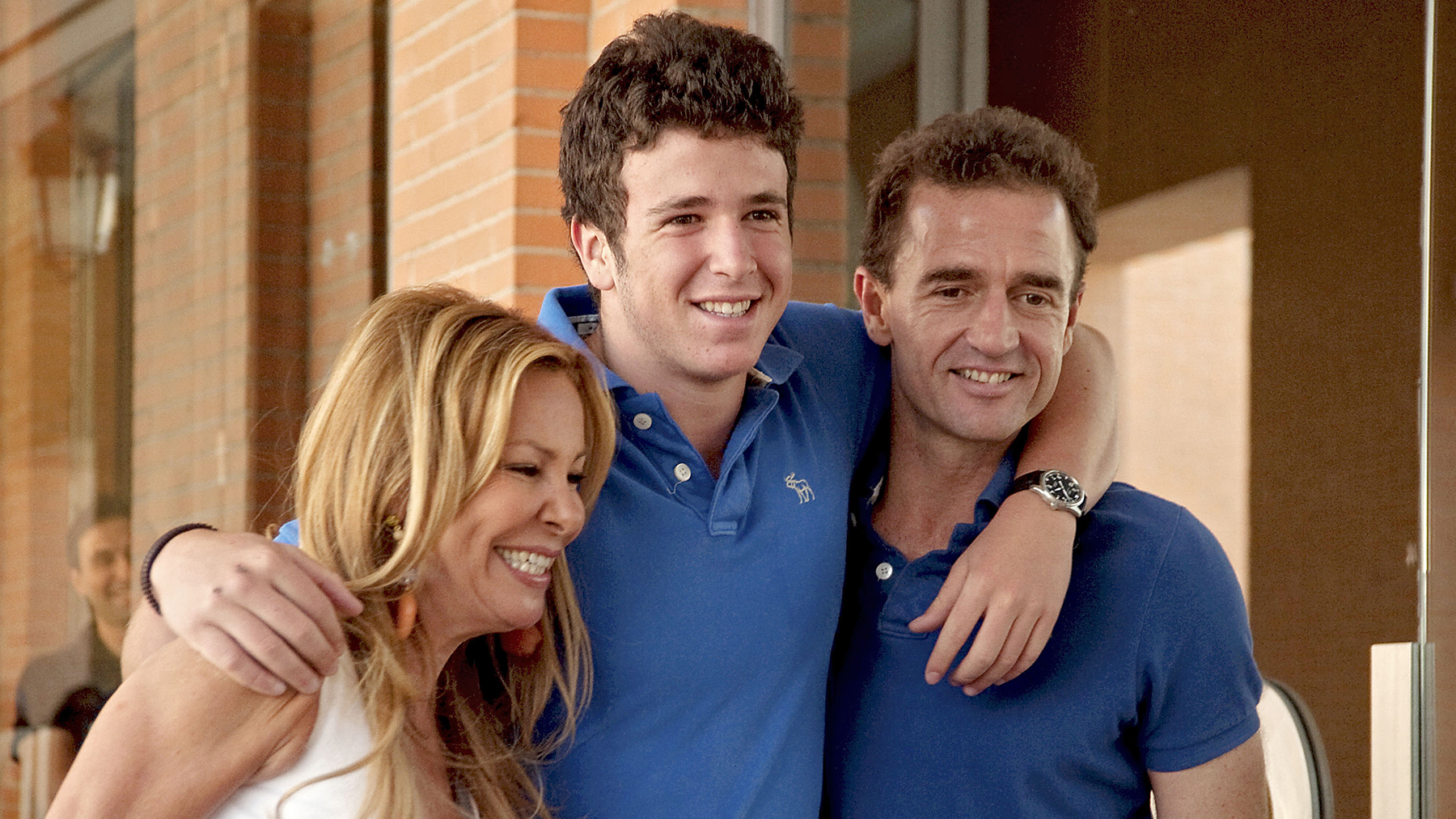 Ana Obregón, Aless Lequio y Alessandro Lequio. / Gtres