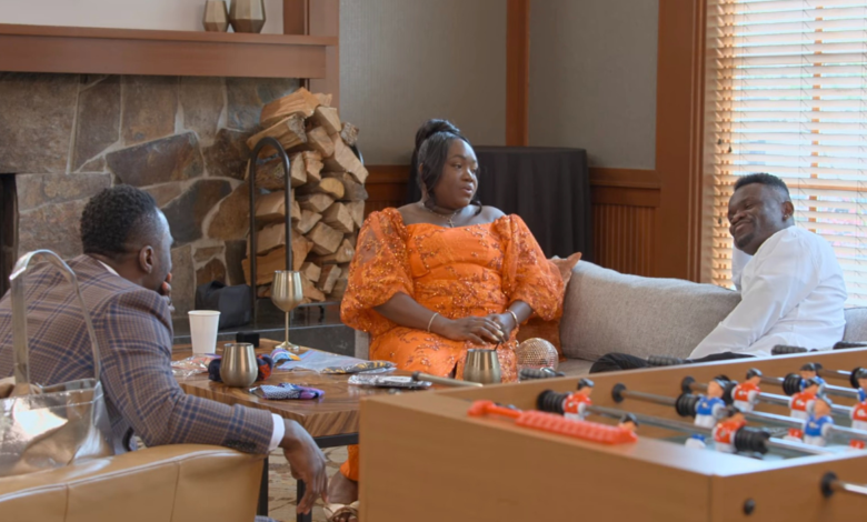 Kwame Sister Barbara and brother from Love Is Blind talking in living room