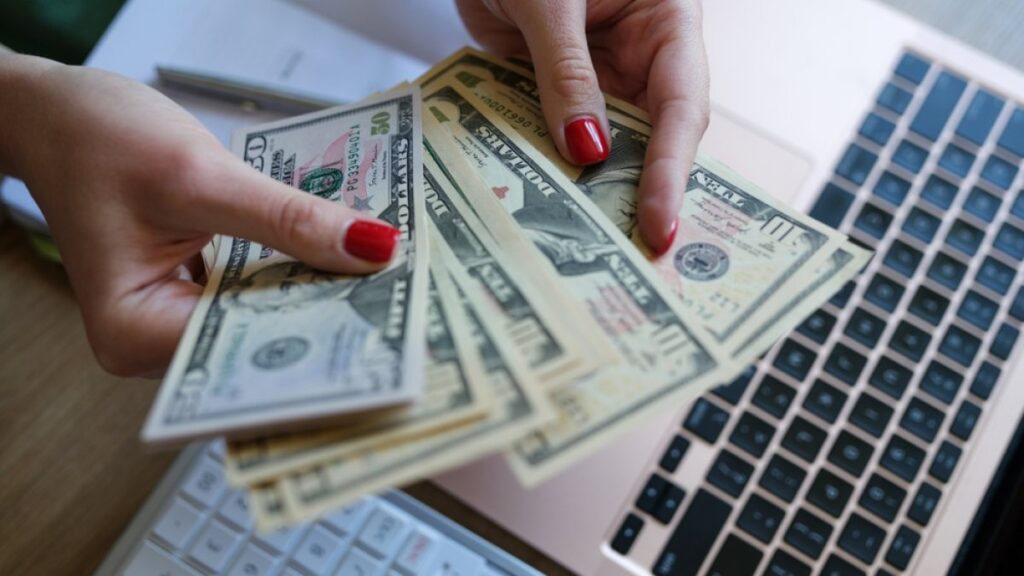 $46,000 al año: este país ofrece tentador salario a ciertos migrantes