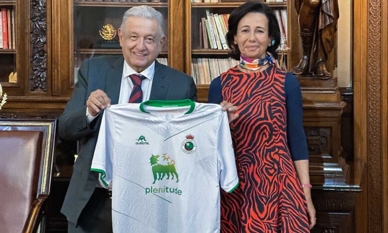 AMLO se reúne con presidenta de Banco Santander; destaca 'buena amistad'