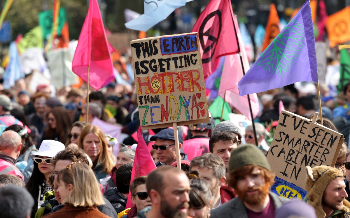Activistas urgen a actuar para evitar un futuro 'distópico' en el Día de la Tierra