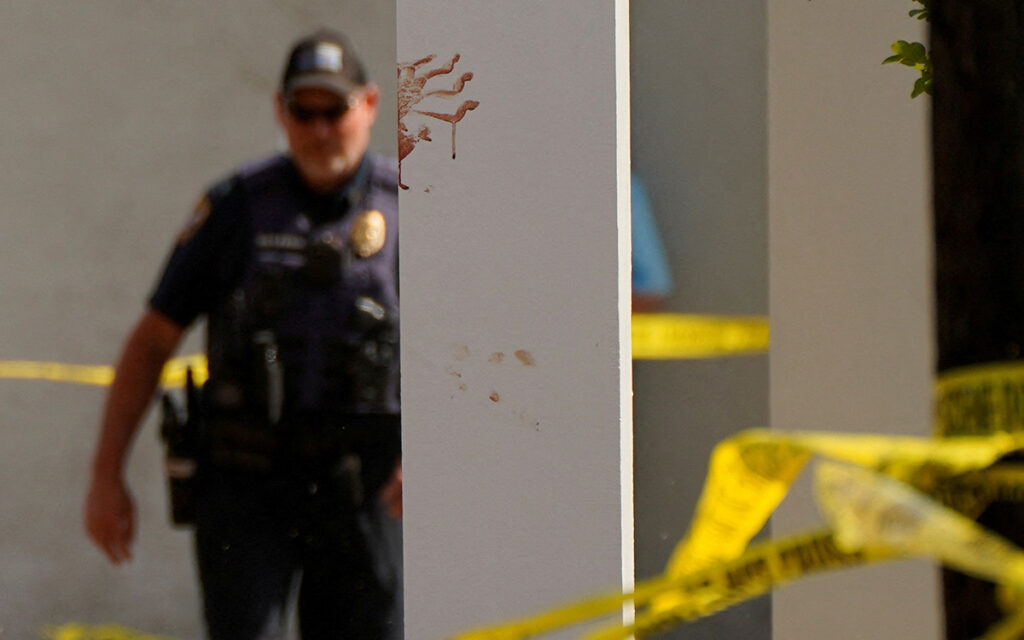 Acusan de homicidio a dos por tiroteo en fiesta de "dulces 16"