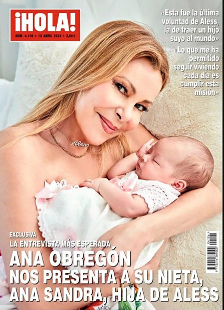 Ana Obregón posando con su nieta / ¡Hola!