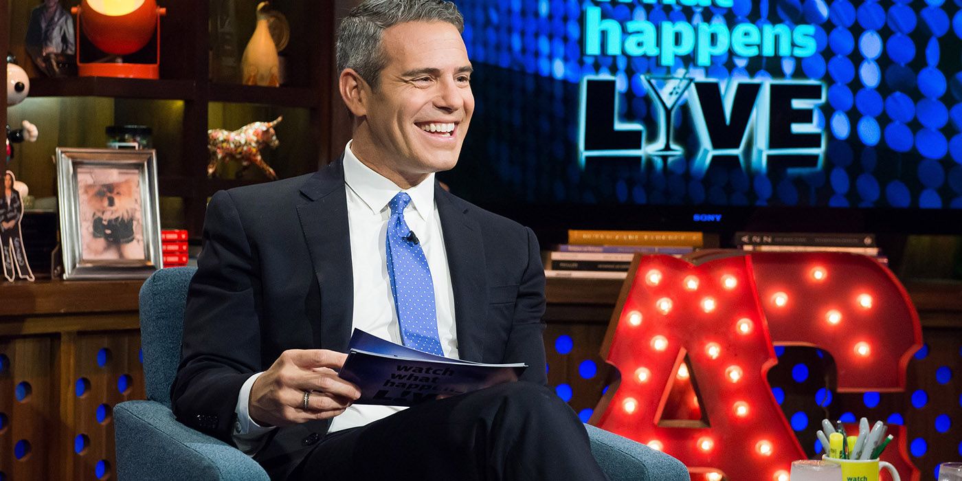 Andy Cohen afirma que Lisa Rinna dejó RHOBH después de la reunión
