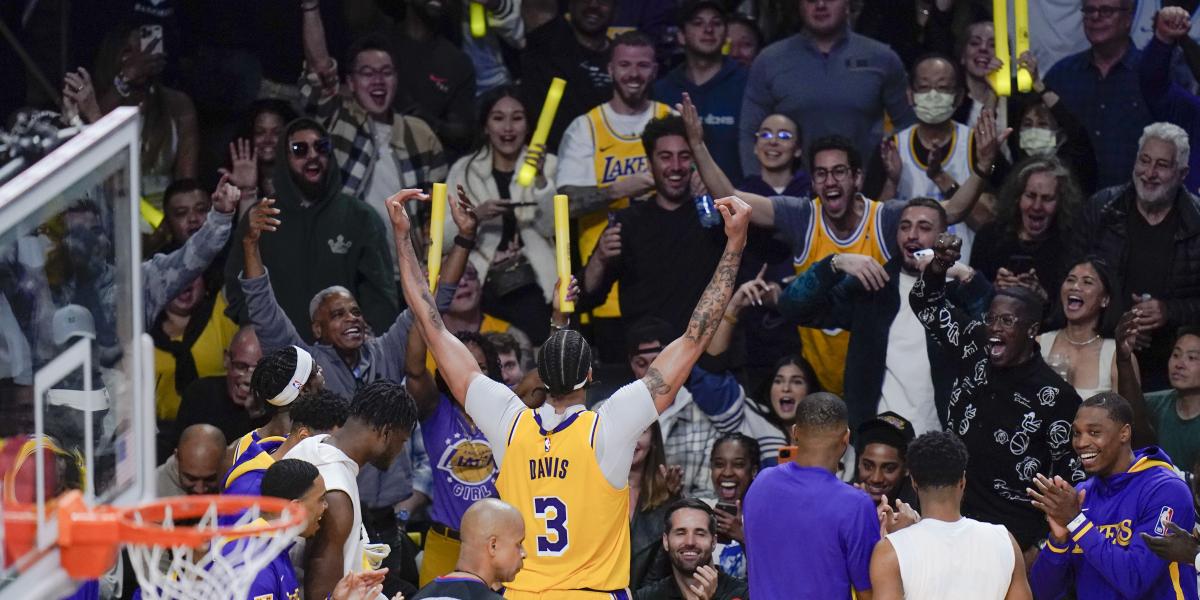 Anthony Davis se pone al nivel del mejor Shaquille O'Neal