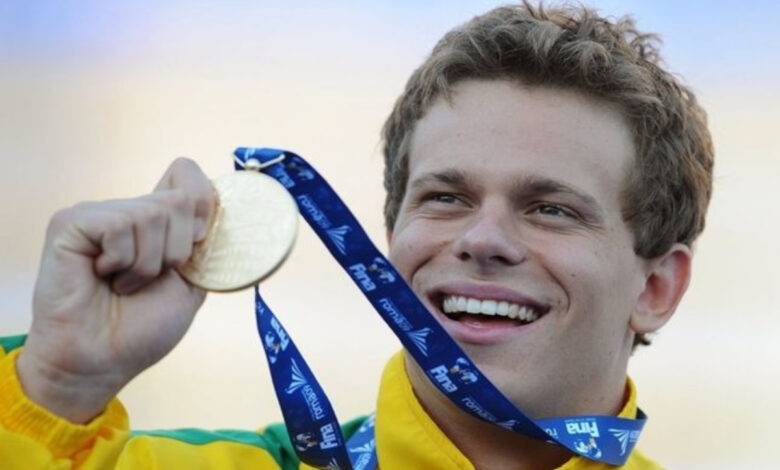 Anuncia César Cielo, plusmarquista mundial en 50 metros libres, su retiro de la natación | Video