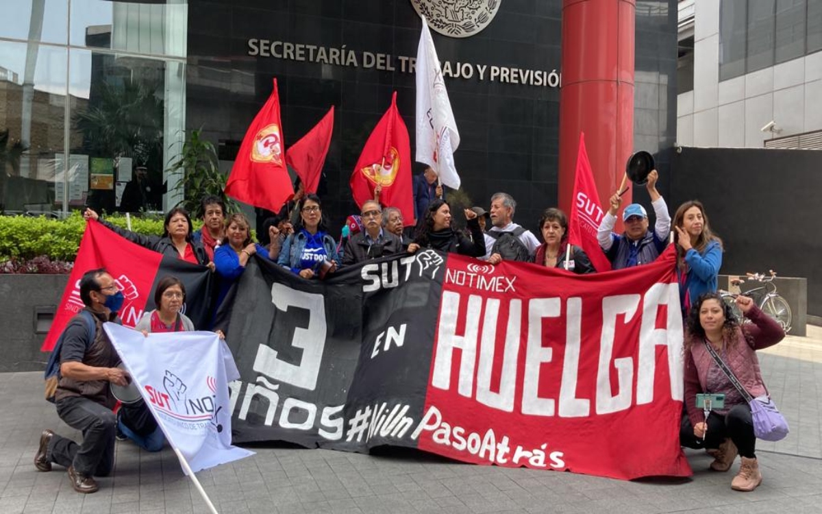 Anuncia Monreal desaparición de Notimex