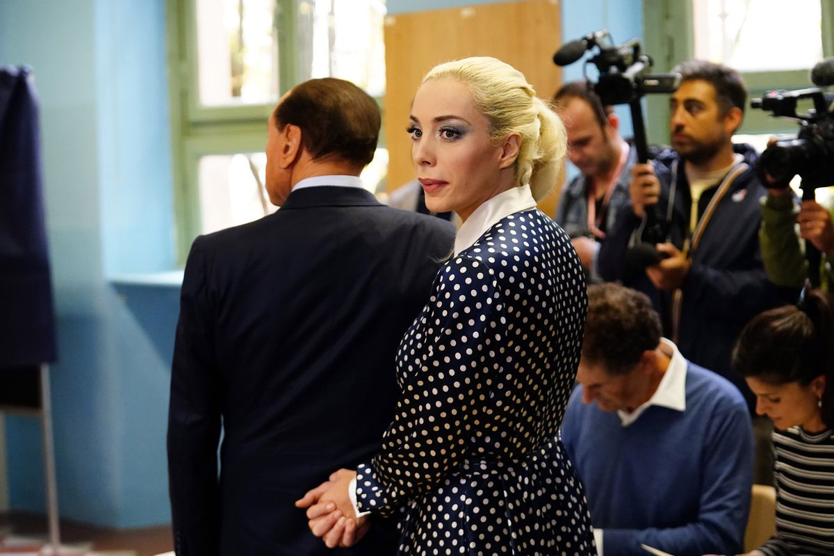 Así es Marta Fascina, la novia de Berlusconi que controla Forza Italia: silencio ante la prensa y afín a la propaganda de Putin