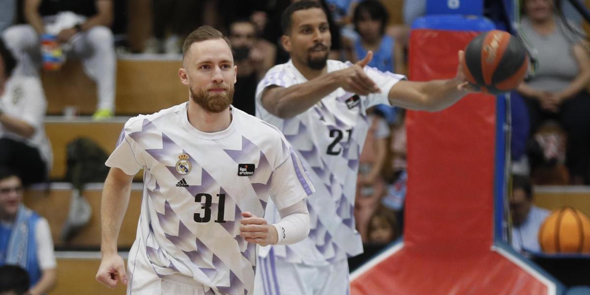 Así fue el emotivo recibimiento de los fans del Breogán a su ex, Dzanan Musa