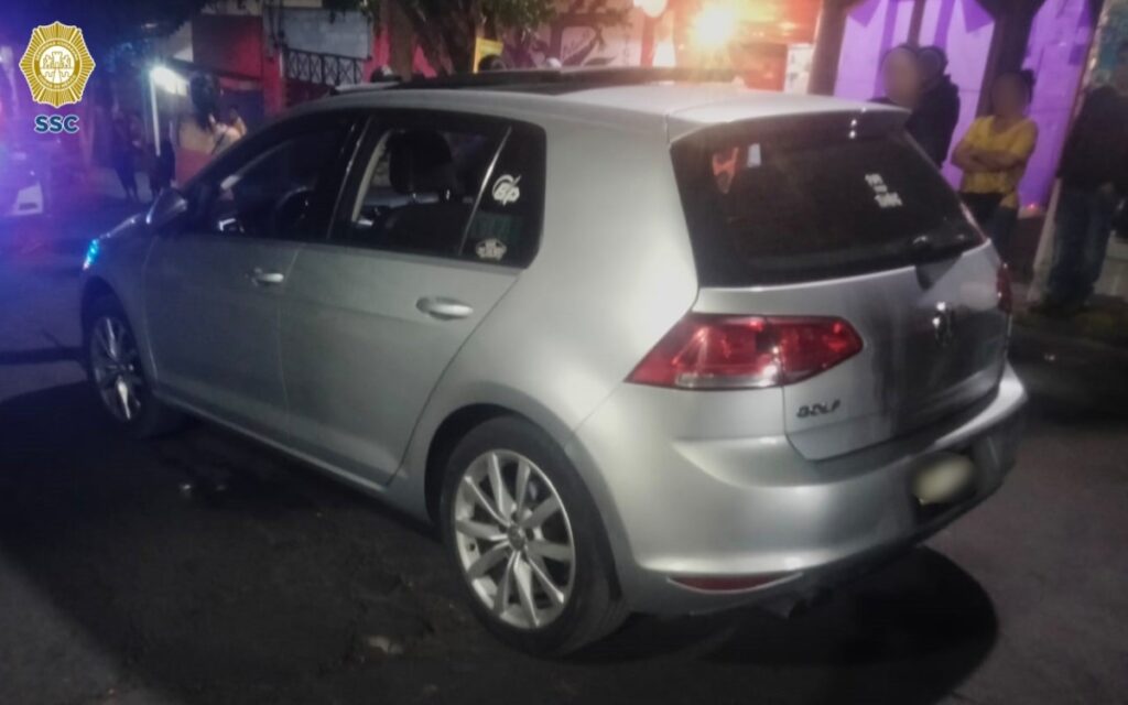 Atropellan a mujer con tres perritos, solo ella sobrevive