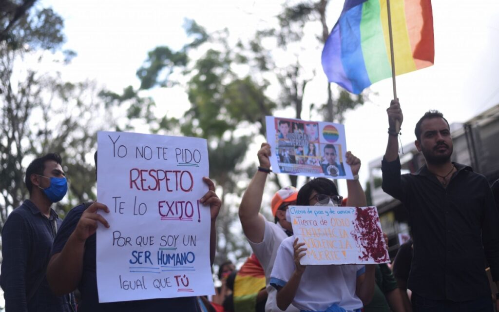 Avanza en Diputados prohibición a terapias de conversión