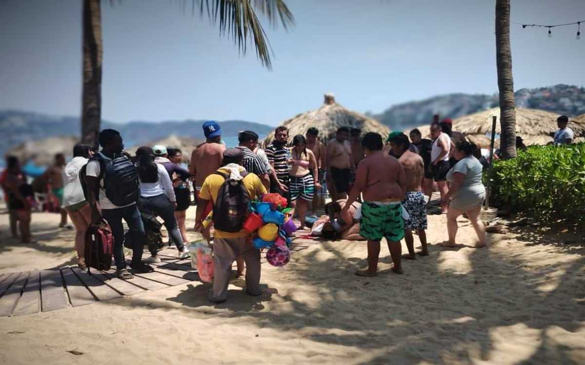 Balean a hombre en playa Hornos de Acapulco