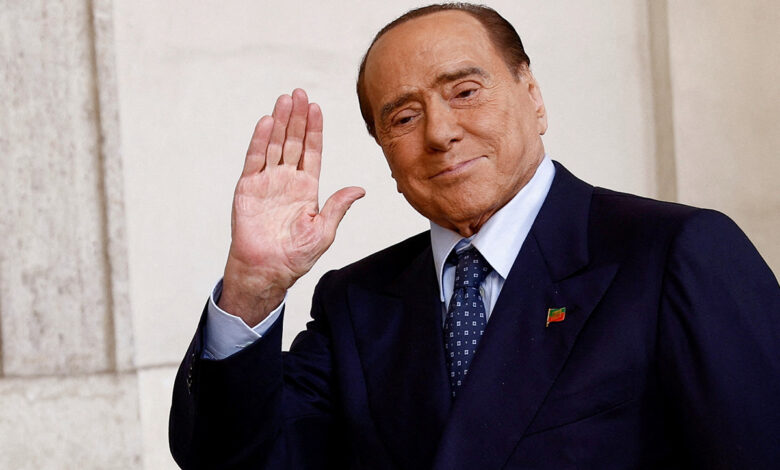 Berlusconi padece leucemia e infección pulmonar