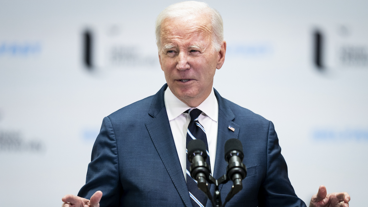 Biden firma orden ejecutiva para promover la justicia ambiental