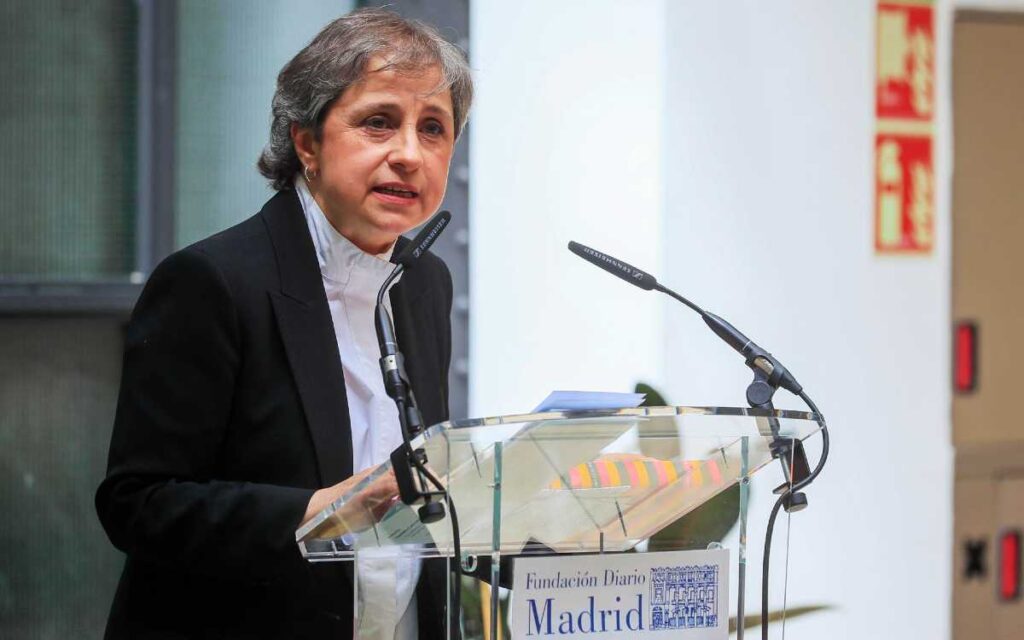 Carmen Aristegui recibió el Premio de Periodismo Diario Madrid