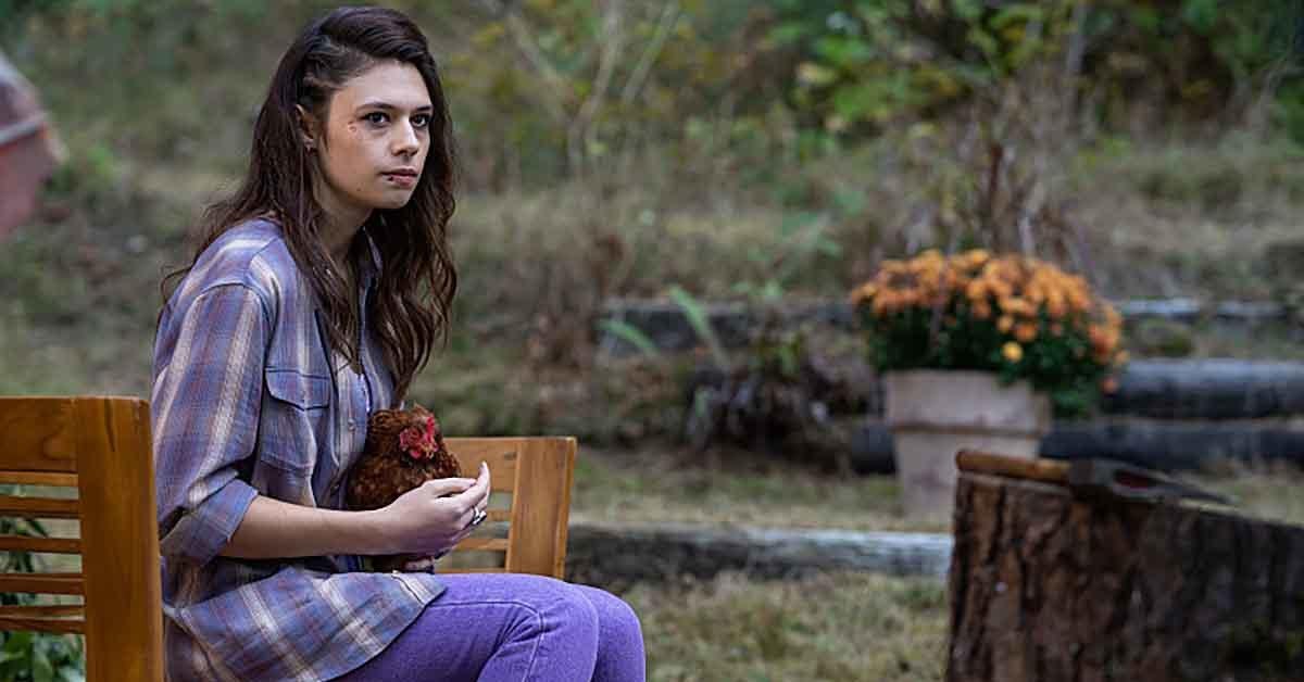 Chaquetas amarillas: Nicole Maines aborda la teoría popular de los fanáticos sobre su personaje