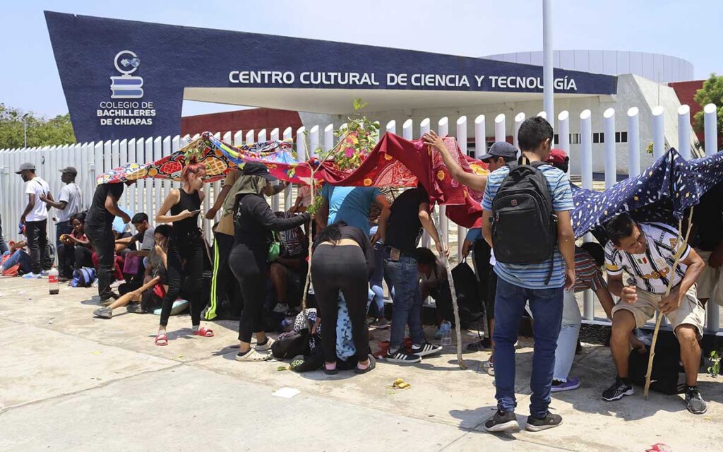 Chiapas: Miles de migrantes solicitan permisos de libre tránsito rumbo a EU
