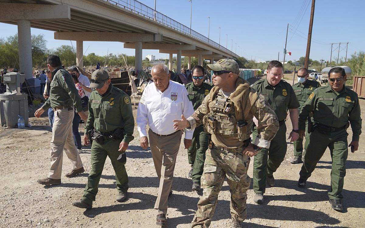 Citan ante juez de Control a titular del INM, Francisco Garduño