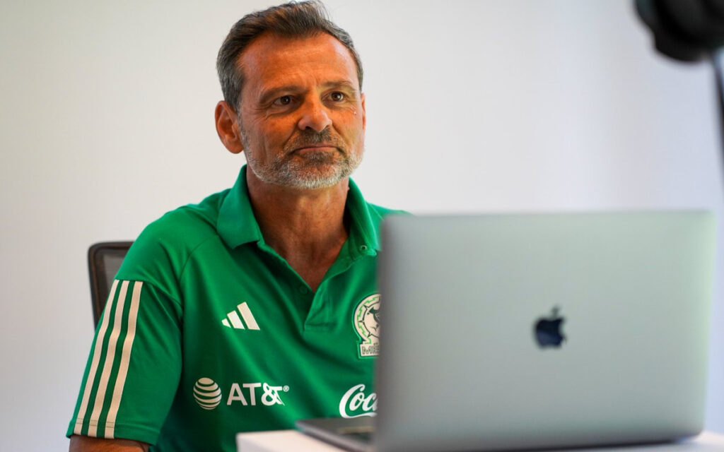 Cocca analiza si convoca al Chicharito para amistoso contra EU | Tuit