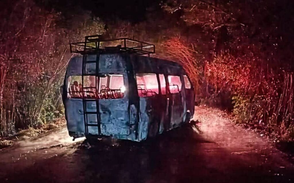 Con bloqueos y vehículos incendiados, cerró Nayarit la Semana Santa