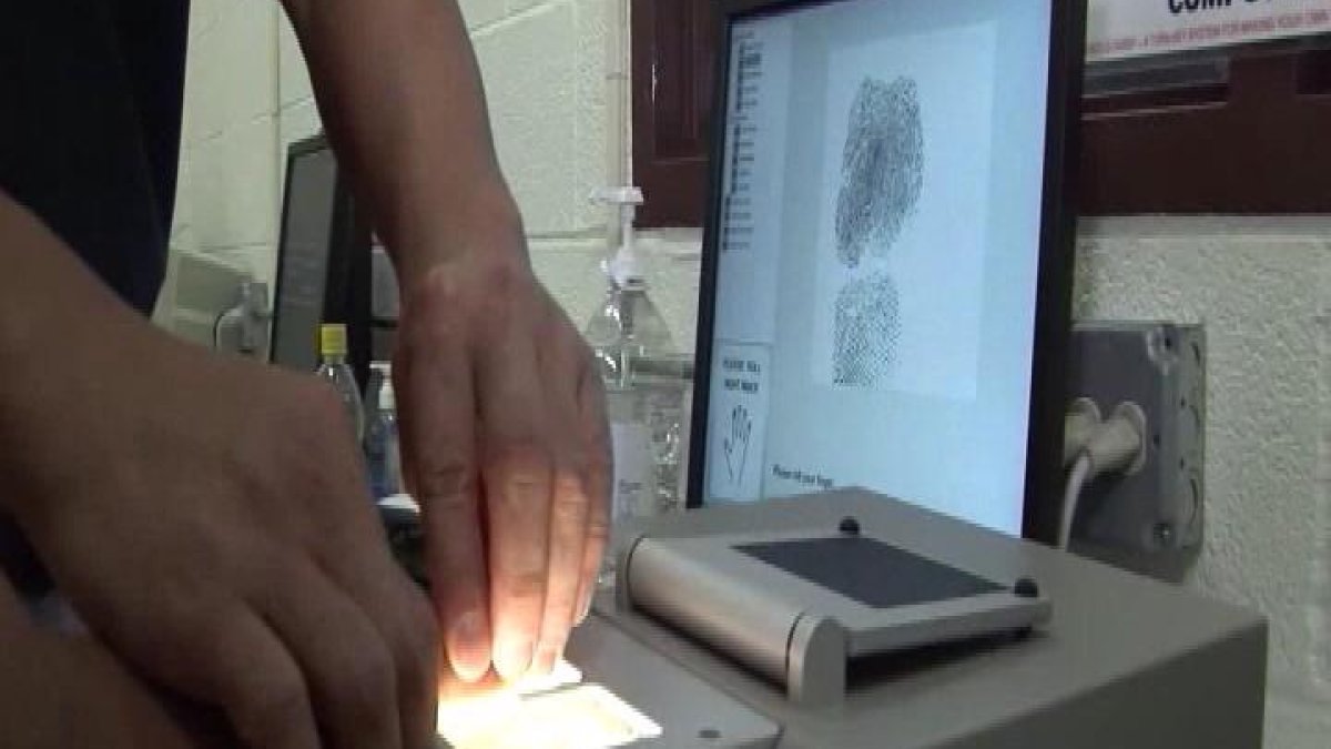 Conozca sus derechos: lo que debe preguntarle a un abogado de inmigración antes de pagarle