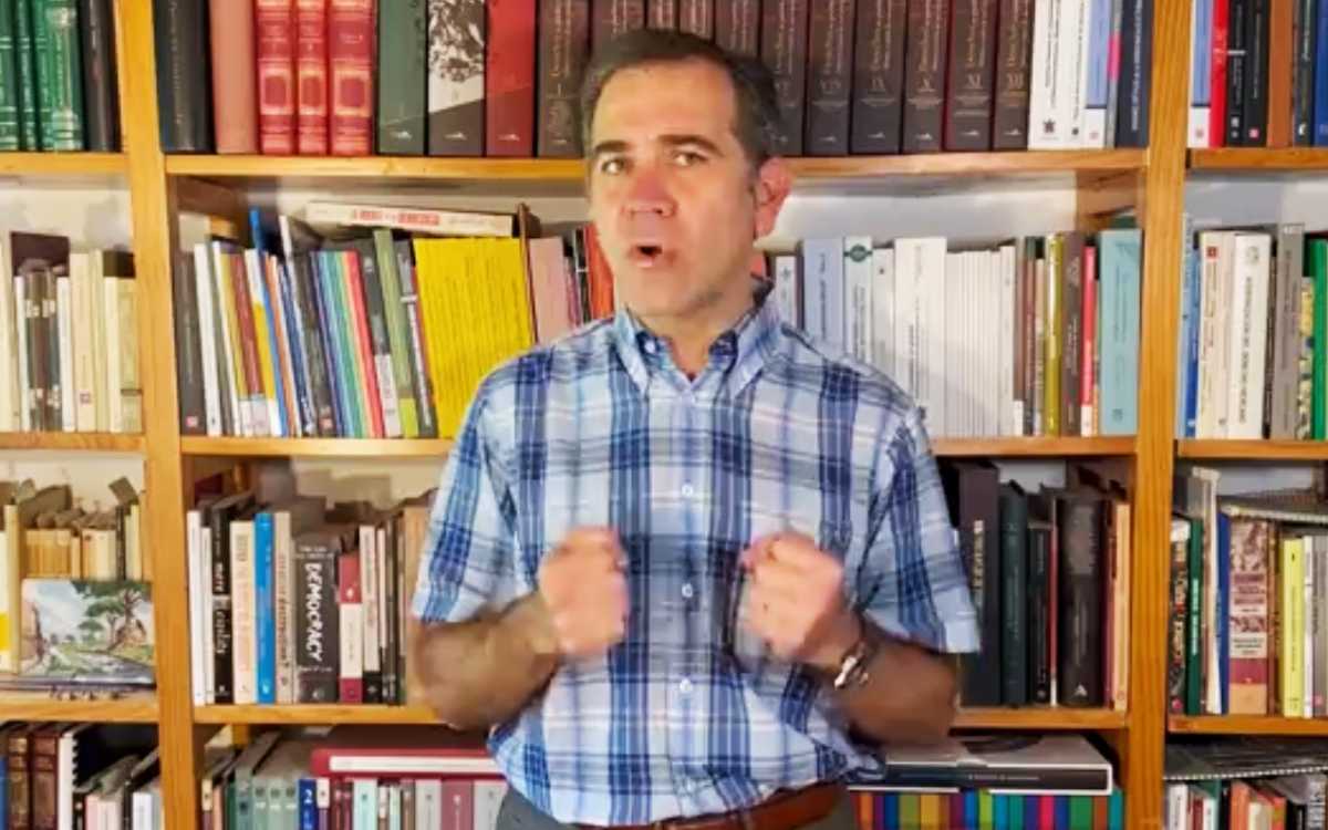 Córdova pide a consejeros mantener autonomía frente al poder