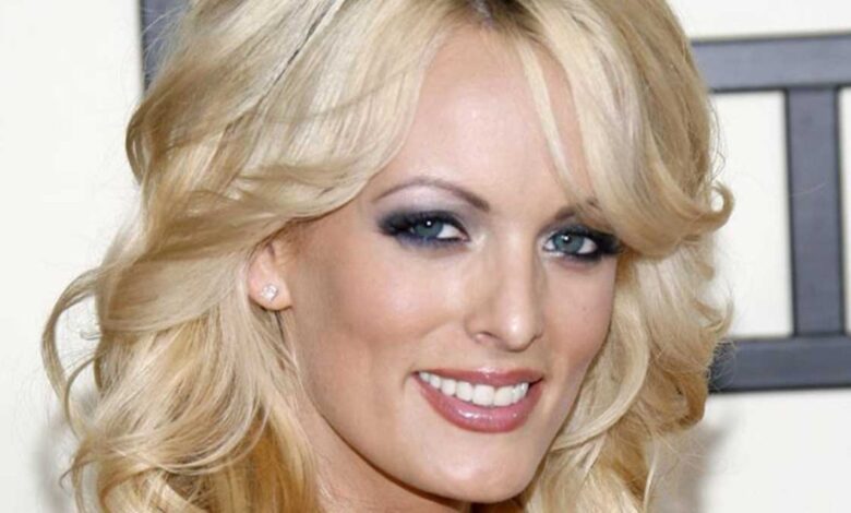 Corte dice que Stormy Daniels debe pagar gastos legales de Trump