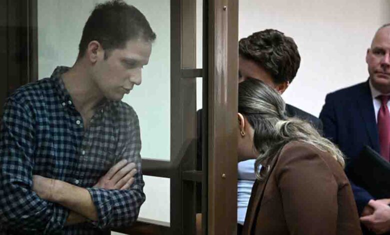 Corte rechaza la apelación de periodista estadounidense contra la prisión preventiva en Rusia