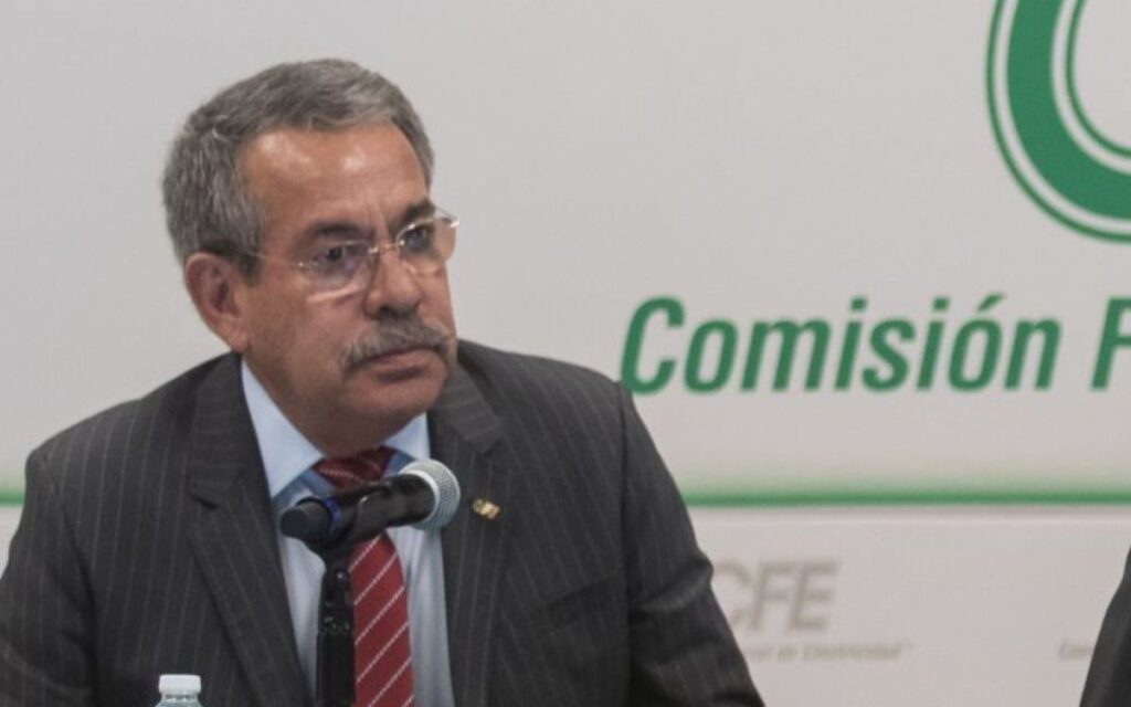 Crea red de nepotismo en CFE y hasta contrata al yerno