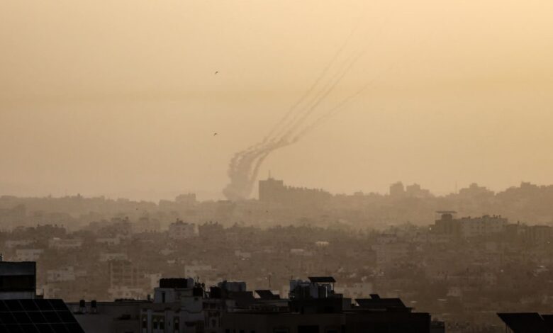 Crece la tensión: lanzan decenas de cohetes desde el Líbano hacia Israel