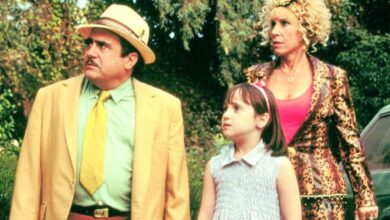 Danny DeVito, Mara Wilson, and Rhea Perlman in Matilda.