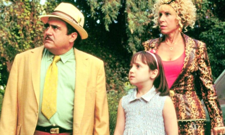 Danny DeVito, Mara Wilson, and Rhea Perlman in Matilda.